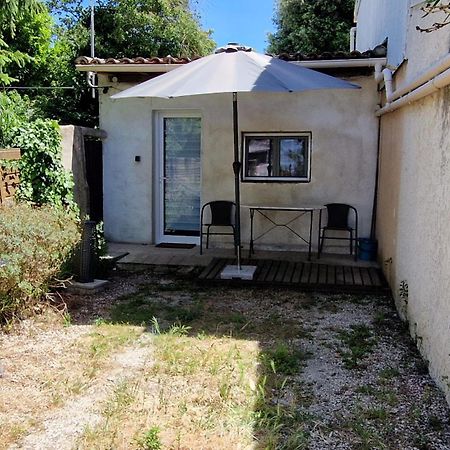 Saint-Mitre-les-Remparts Le Studio Remcam מראה חיצוני תמונה