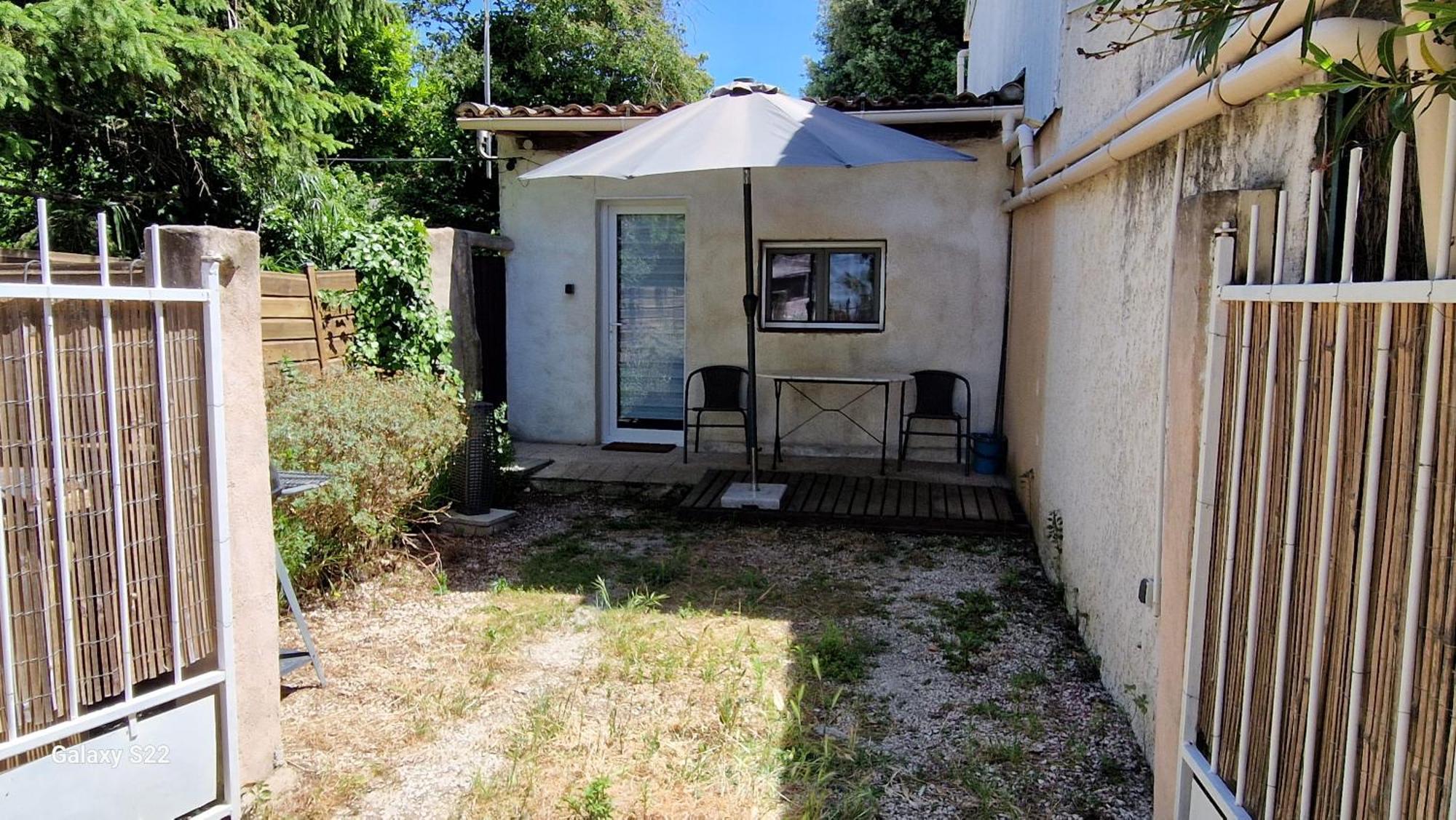 Saint-Mitre-les-Remparts Le Studio Remcam מראה חיצוני תמונה